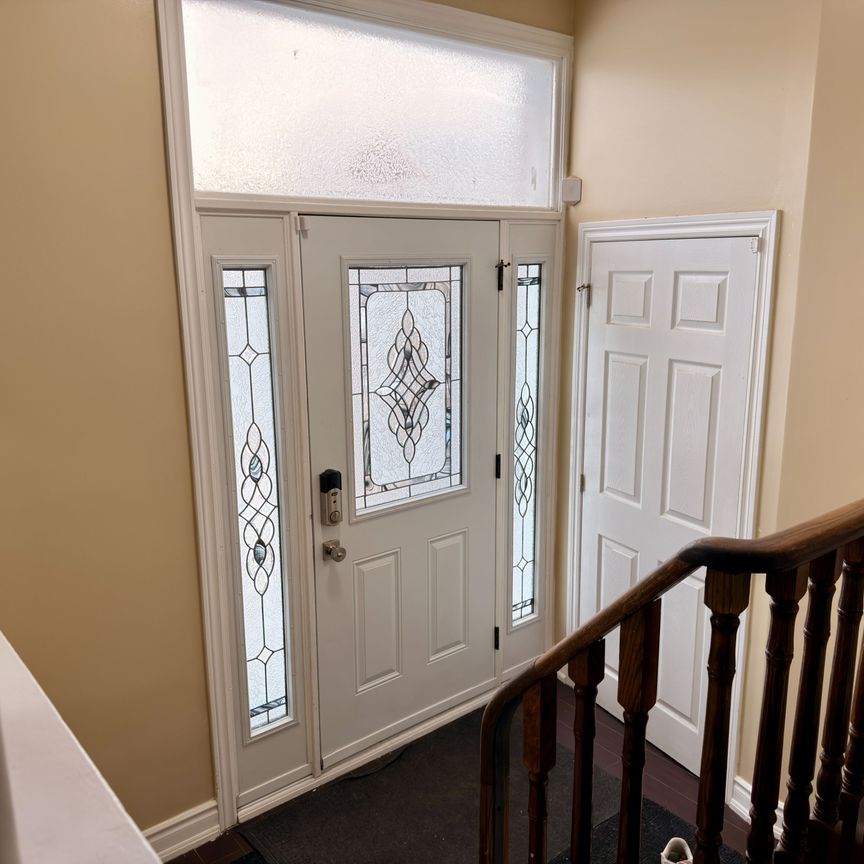 For Lease - 24 Chestermere Boulevard Unit# Upper, Toronto, Ontario - Photo 1