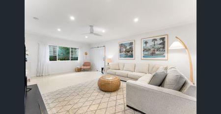 Luxury Coastal Living Moments from the Broadwater - Photo 4