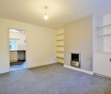 2 bedroom end of terrace house to rent - Photo 1