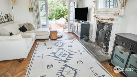 3 bedroom detached house to rent - Photo 2