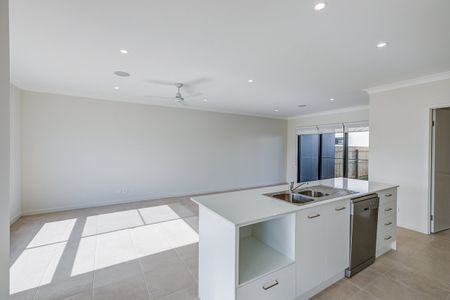 Near New Family Home - Photo 5