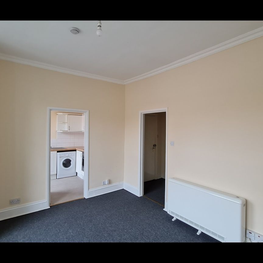 Studio Flat, St James's Road, CR0 - Photo 1