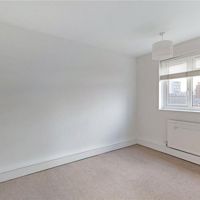 3 bedroom maisonette to rent - Photo 1