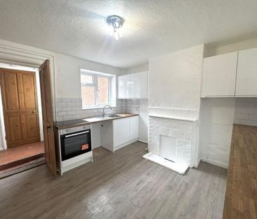 3 bedroom terraced house to rent - Photo 6