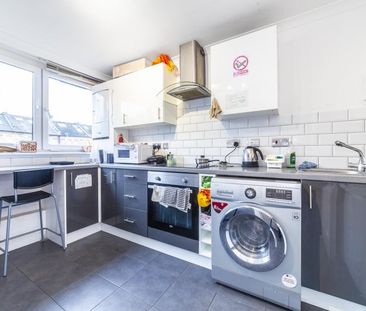 Room in a Shared Flat, Lilburne Court, SW15 - Photo 4