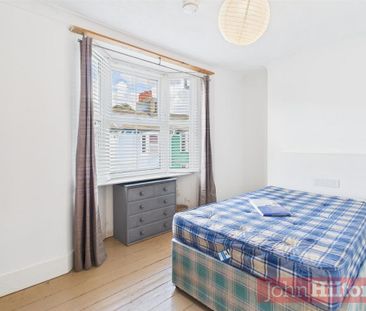 4 bedroom terraced house to rent - Photo 3