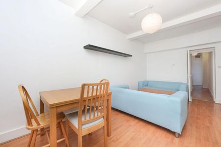 2 bedroom maisonette to rent - Photo 2