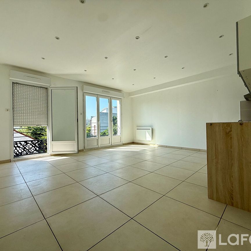 Apartment - Photo 1