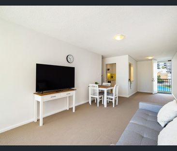 'THE SANDS' - ONE BEDROOM FURNISHED UNIT RIGHT ON THE BEACH FRONT - Photo 2
