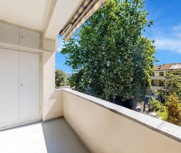 Centrally located, quietly enjoy - Photo 6