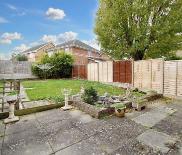 4 bedroom detached house to rent - Photo 5