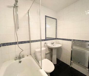 Waterside Way, Woking - 2 bedrooms Property for lettings - Seymours - Photo 1