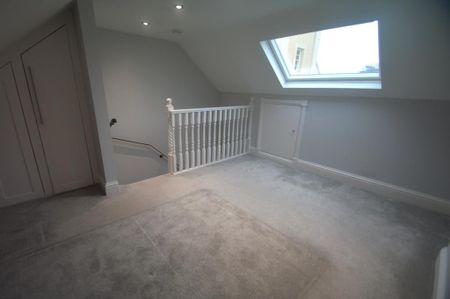 3 bedroom terraced house to rent - Photo 4