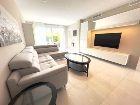 Luxury Townhouse for rent in Nueva Andalucia, Andalusia - Photo 2