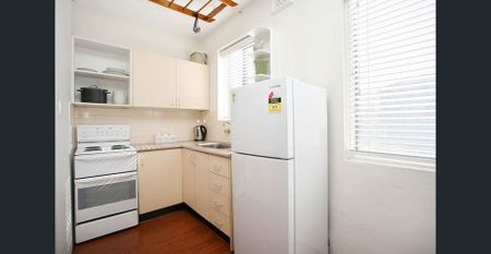 Bright One-Bedroom Apartment in the Heart of Leichhardt - Photo 3