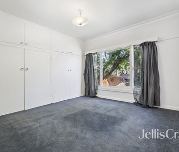 Family Retreat in Prime Heatherton Location - Photo 4