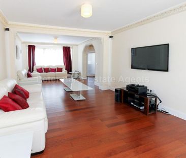 4 bedroom detached house to rent - Photo 2