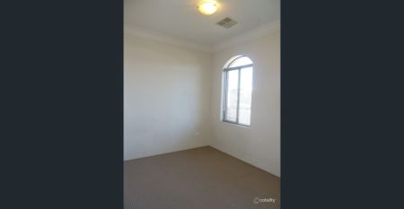 Stylish & Modern 3 Bedroom Villa - Photo 5