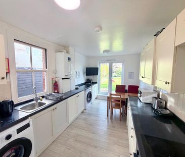1 bedroom in a house share to rent - Photo 1