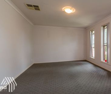 3-Bedroom Family Home in Prime Thurgoona Location - Photo 6