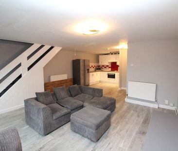 2 bedroom terraced house to rent - Photo 2