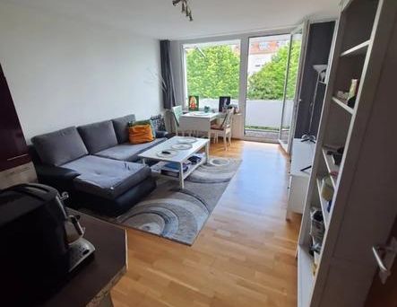 Schöne 1 Zimmer Wohnung möbliert mit Balkon und Garage - Foto 1