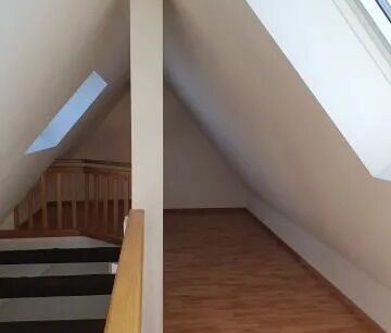 Einmalige Dachwohnung mit schönem Balkon - Photo 1