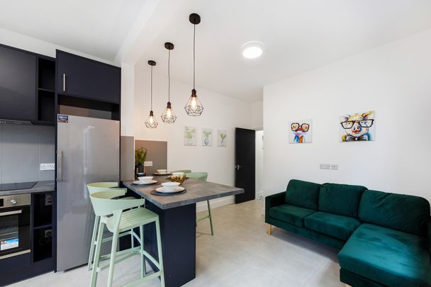 🌺 Large Victorian Terraced Property in Tottenham, N17 🌺 Room 4 - Photo 1