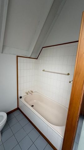 Chic Parnell 3BR Townhouse w/ Parking - Photo 2