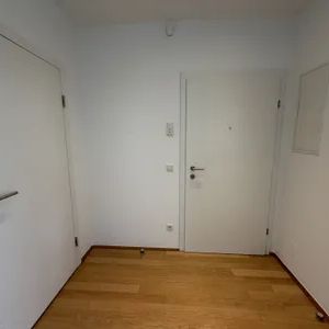 Sehr schöne und moderne 80m2, 2-Zimmer DG-Wohnung im Stilaltbau - Nähe Schlossquadrat - Photo 3