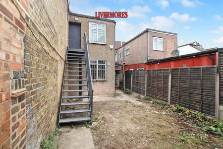 1 bedroom Flat to let - Photo 4