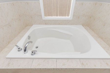 For Lease - 299 Dymott Avenue, Milton, Ontario - Photo 2