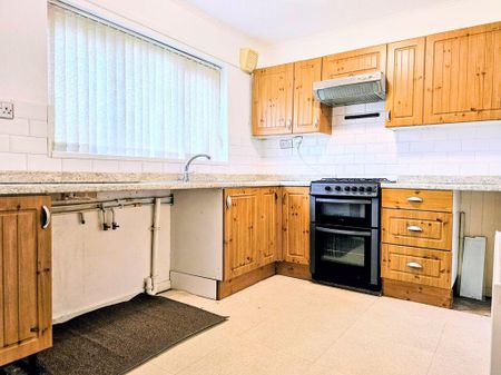 2 bedroom end of terrace house to rent - Photo 4