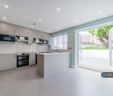 1 bedroom in a house share to rent - Photo 6