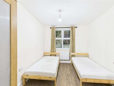 Garlands Road, Redhill, Surrey, RH1 - Photo 4
