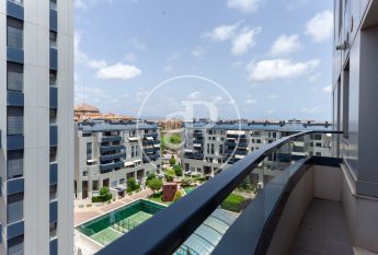 Flat for rent with swimming pool in Ciutat Jardí (Valencia)