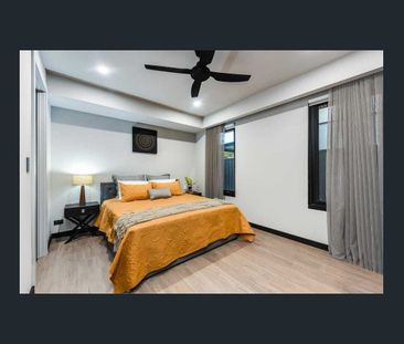 FULLY FURNISHED LUXURY HOME WITH FANTASTIC PANORAMIC COASTAL VIEWS - Photo 6