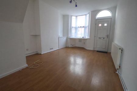 Prospect Road South, Redditch - Photo 2