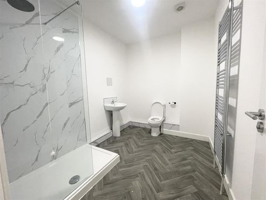 1 bed house share to rent in Coal Clough Lane, Burnley, BB11 - Photo 1