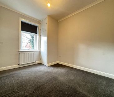 2 bedroom end of terrace house to rent - Photo 4