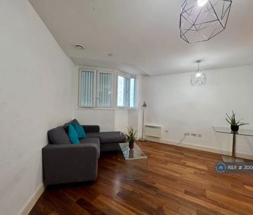 1 bedroom flat to rent - Photo 2