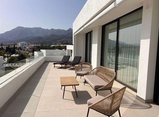 5 bedroom luxury Villa for rent in Marbella Del Este, Spain - Photo 1