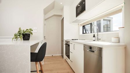 Stylish One-Bedroom Townhouse – Exceptional Living - Photo 4