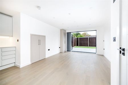 Norman Way, North Acton, W3, London - Photo 3