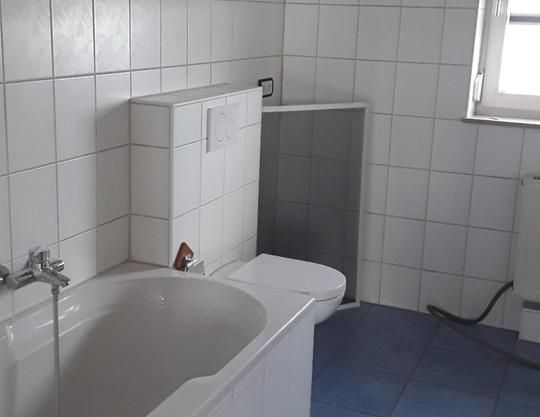 Sonnige Dachgeschoßwohnung mit Balkon - Photo 1