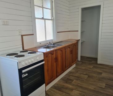 1 Bedroom + sleepout Unit - Photo 5