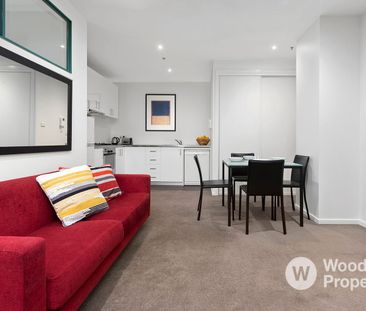 Modern 2-Bedroom Furnished Apartment in the Heart of St Kilda – Lif... - Photo 1