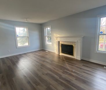 For Lease - 104 Inverhuron Trail, Oakville, Ontario - Photo 1