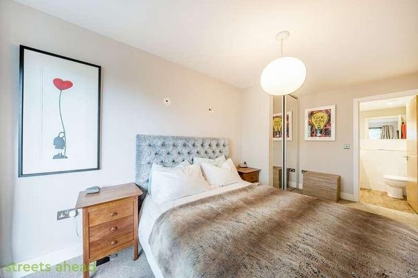 Gwynne Road, London, SW11 - Photo 1