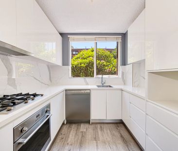 Stylishly Renovated Two-Bedroom Apartment in Heart of Lane Cove - Photo 4